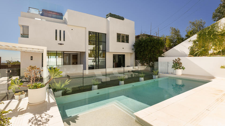 The backyard infinity pool - Credit: Photo: Juwan Li/Sotheby’s International Realty