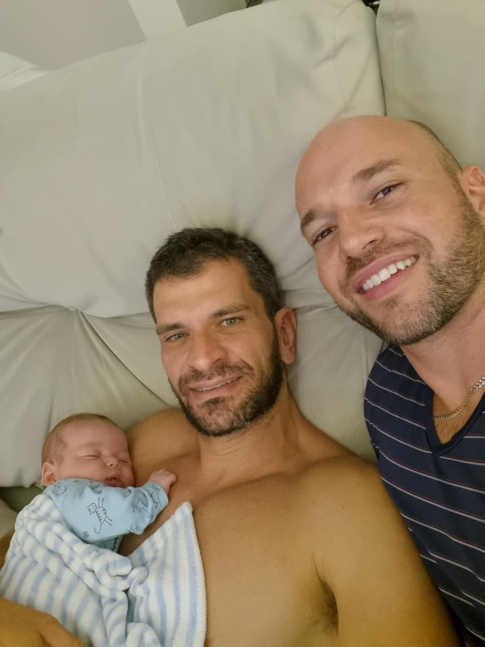 Rodrigo e Júnior fizeram a fertilização in vitro em 2019 (Foto: Arquivo pessoal)