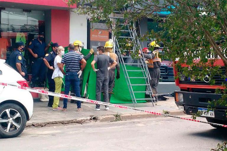 En un trágico accidente, una mujer perdió la vida luego de caer en el hueco del ascensor de un edificio