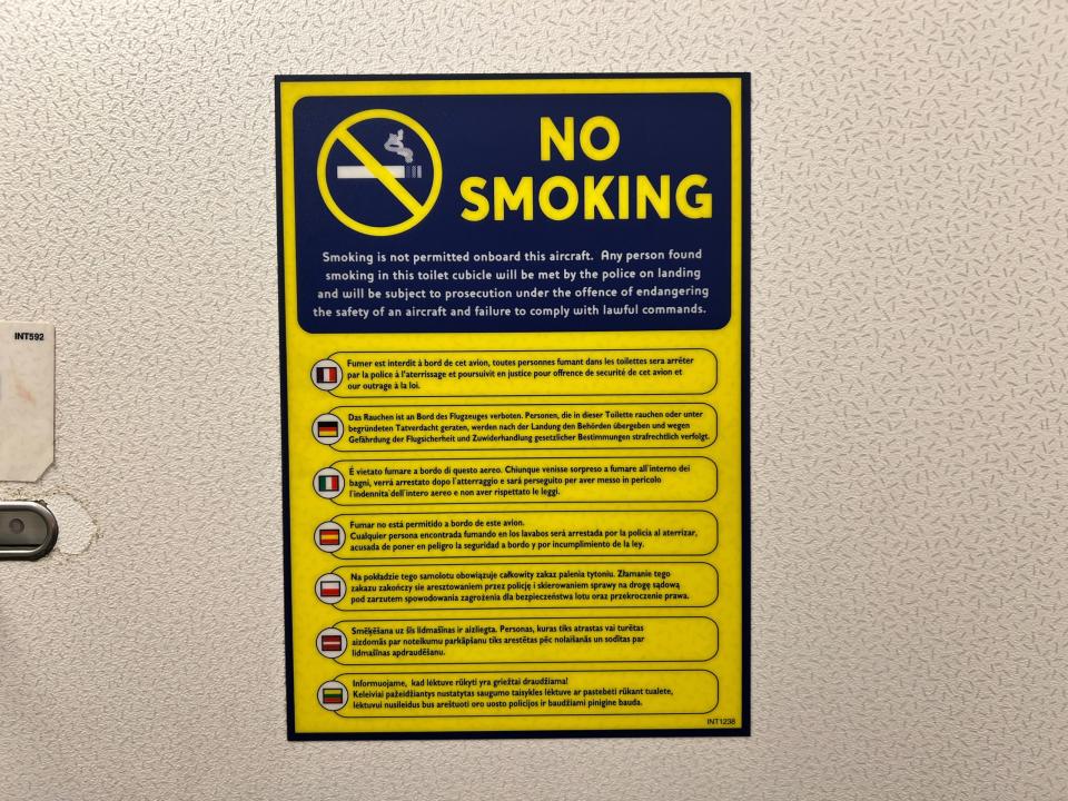 A no-smoking sign in a Ryanair bathroom