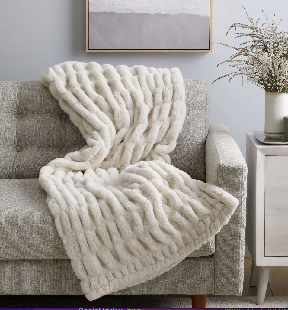 <p><a href="https://go.redirectingat.com?id=74968X1596630&url=https%3A%2F%2Fwww.quince.com%2Fhome%2Ftextured-faux-fur-throw&sref=https%3A%2F%2Fwww.goodhousekeeping.com%2Fholidays%2Fgift-ideas%2Fg39530588%2F1-year-anniversary-gifts%2F" rel="nofollow noopener" target="_blank" data-ylk="slk:Shop Now;elm:context_link;itc:0;sec:content-canvas" class="link rapid-noclick-resp">Shop Now</a></p><p>Faux Fur Throw Blanket </p><p>$99.90</p>