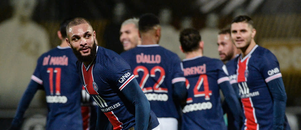 Le Paris Saint-Germain a pris la tête de la Ligue 1 grâce à son succès (1-0) à Angers.
