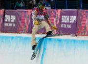 Shaun White of the U.S. crashes during the men's snowboard halfpipe final event at the 2014 Sochi Winter Olympic Games, in Rosa, Khutor, in this February 11, 2014 file photo. REUTERS/Lucas Jackson/Files (RUSSIA - Tags: TPX IMAGES OF THE DAY SPORT OLYMPICS SNOWBOARDING)