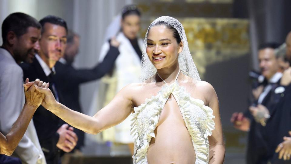 CAP D'ANTIBES, FRANCE - MAY 26: Shanina Shaik in the fashion show during the amfAR Cannes Gala 2022 at Hotel du Cap-Eden-Roc on May 26, 2022 in Cap d'Antibes, France. (Photo by Daniele Venturelli/amfAR/Getty Images)