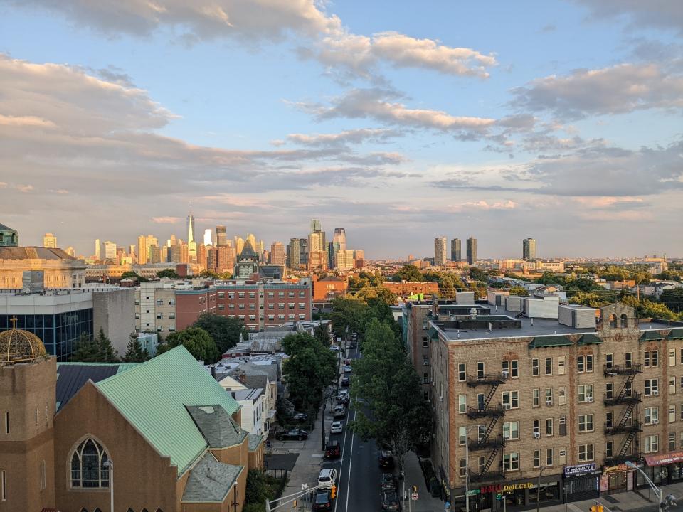 <p>A picture from the Pixel 6a's ultrawide camera, featuring a cityscape, with the downtown Manhattan skyline in the distance.</p>
