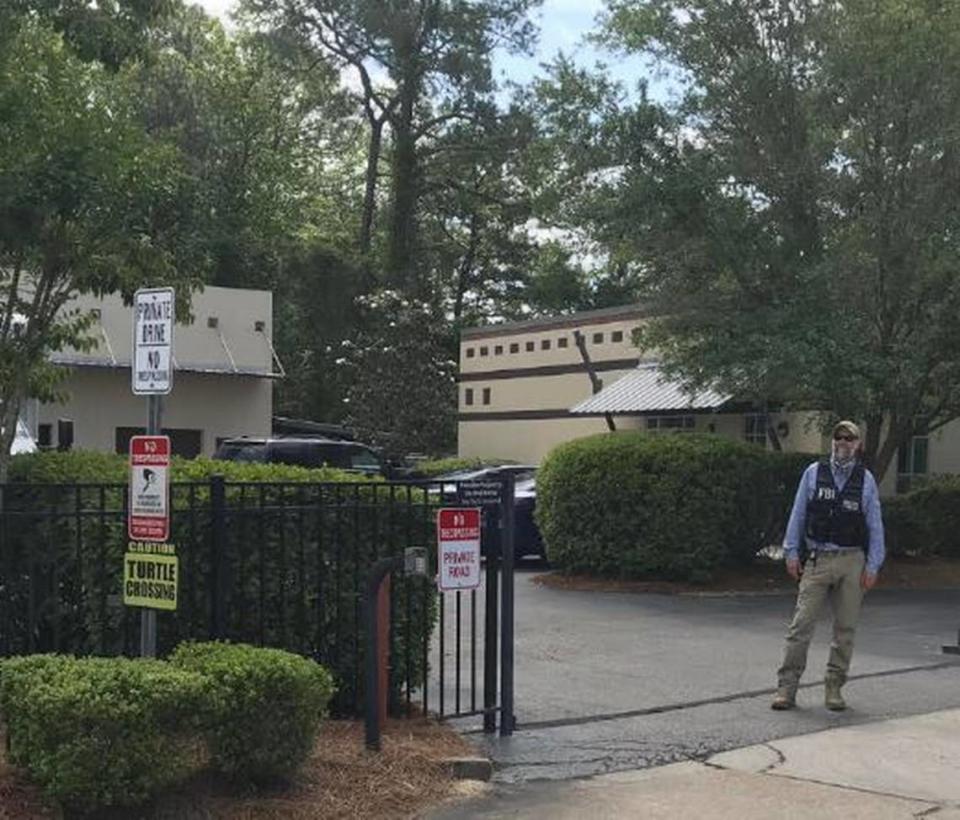 FBI agents raid Gulf Coast Pharmaceuticals Plus in Ocean Springs on Friday, April 17, 2020. The owner, Kenneth Ritchey, is a former partner of Clark Levi, the late owner of Lovelace Drugs.