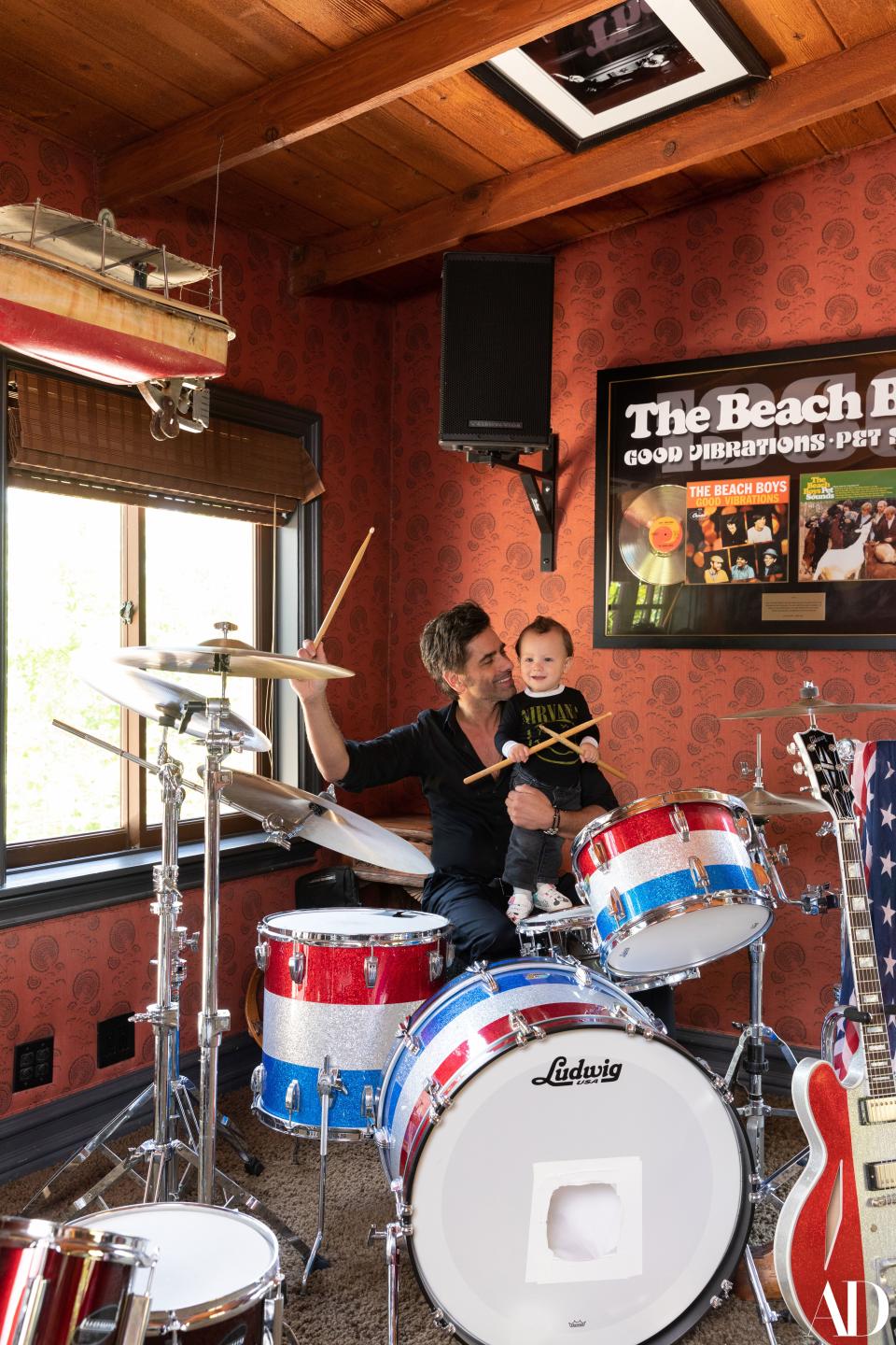 Stamos drums with his son, Billy. He first used this patriotic-themed instrument (from Ludwig Drums) when he performed with the Beach Boys and Jimmy Buffett in PBS’s A Capitol Fourth concert in Washington, D.C.