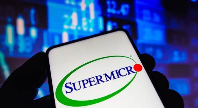 Cramer: "Olvida a Super Micro. Invierte en estas 4 acciones de IA"