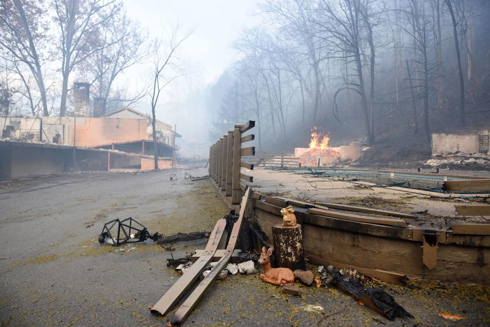 Great Smoky Mountains wildfires ravage Gatlinburg, Tenn.