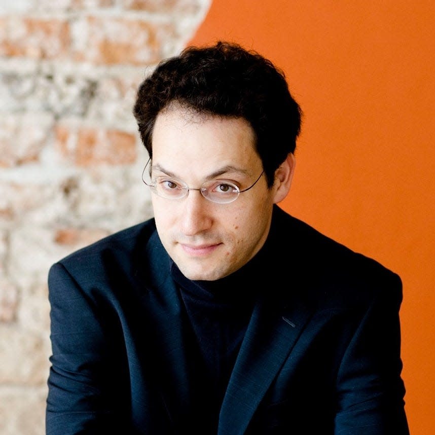 Pianist Shai Wosner