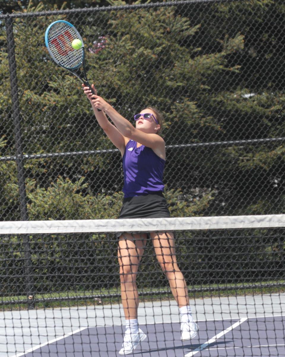 Arabella Mangold of Three Rivers won both of her matches in third singles action on Tuesday.