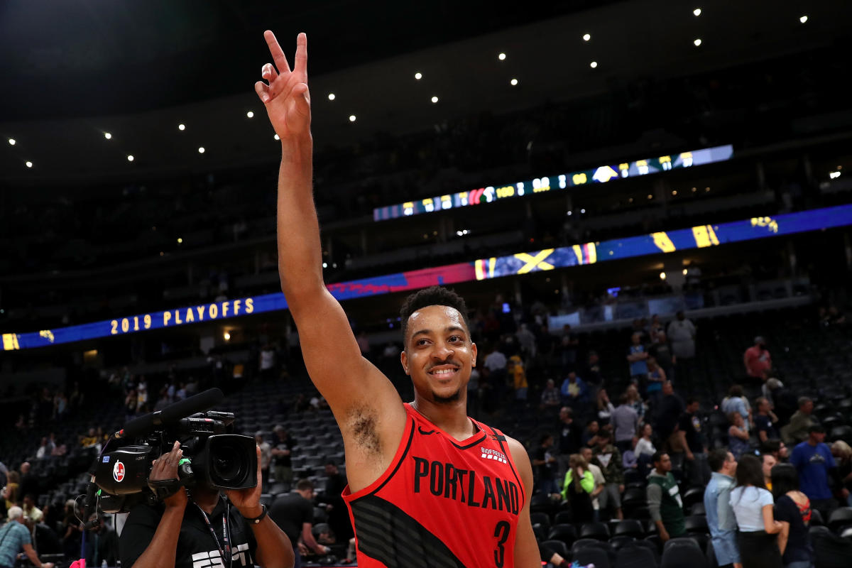 Guard CJ McCollum agrees to 3-year extension with Trail Blazers