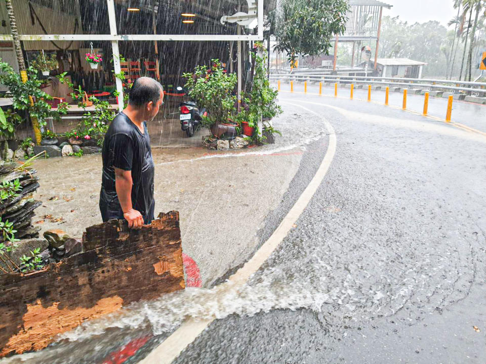 上週末中南部地區都有出現降雨，且在南部地區有較大雨勢，水利署預估這波全台水庫進帳約128萬噸(圖為屏東)。   圖：翻攝自潘孟安臉書