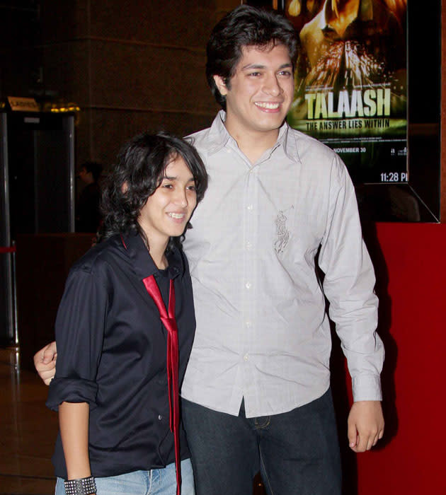 Aamir starts Talaash with family and friends