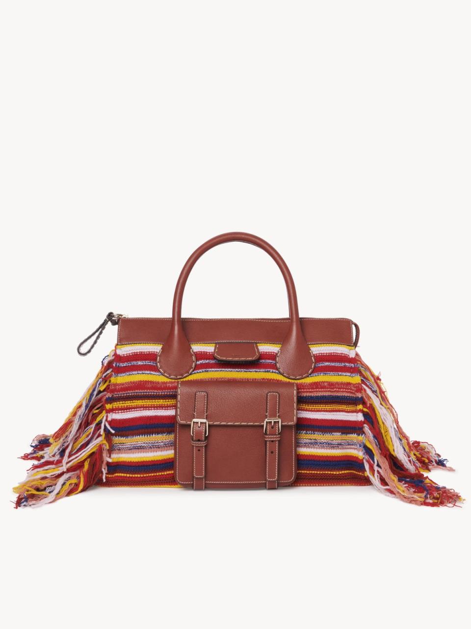 Chloé Edith紅色喀什米爾大型肩背提包。NT$87,100。（Chloé提供）