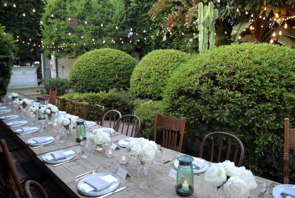 <h1 class="title">The scene at the Levi's Haus dinner.</h1><cite class="credit">Photo: Chelsea Lauren for Shutterstock, Courtesy of Levi's & WARDROBE.NYC</cite>