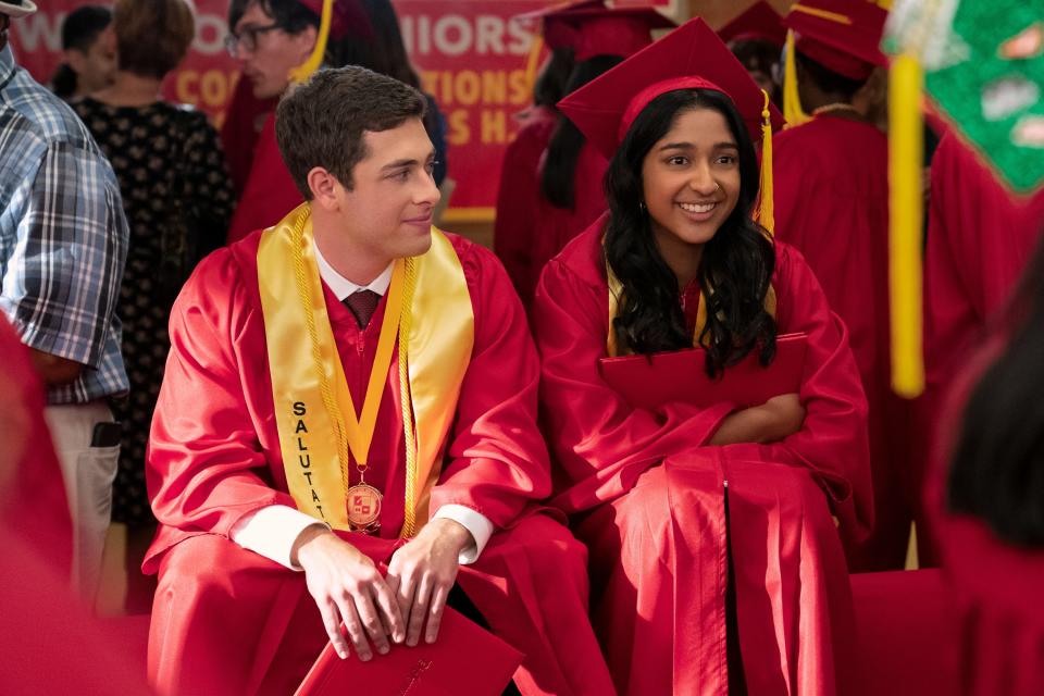 Jaren Lewison as Ben and Maitreyi Ramakrishnan as Devi in the "Never Have I Ever" series finale.