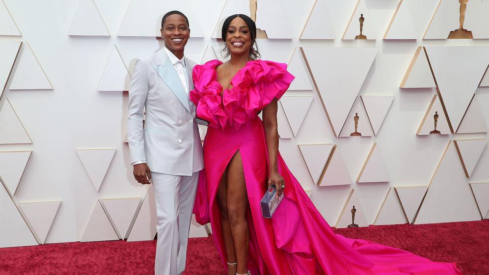 Jessica Betts, Niecy Nash THE OSCARS® The 94th Annual Oscars® will air live on ABC on Sunday, March 27 from the Dolby® Theater in Ovation Hollywood at 8:00 PM EDT / 5:00 PM PDT in more than 200 territories worldwide. I was.