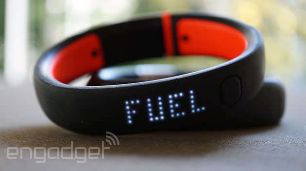 Clasificación Correspondiente a fútbol americano Nike reportedly killing the Fuelband to focus on fitness software | Engadget
