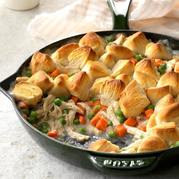 Chicken Biscuit Skillet Exps Chbz19 235015 C10 31 1b 14