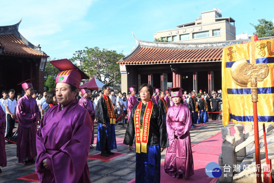 至聖先師2574週年誕辰，彰化各界祭孔循古禮獻六佾舞。圖／記者鄧富珍翻攝