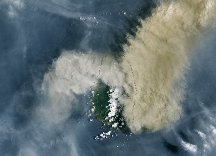 Satellite images of the La Soufriere volcano.