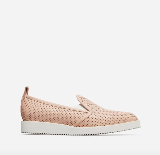 Get it at <a href="https://www.everlane.com/products/womens-perforated-lthr-st-shoe-natural?collection=womens-shoes" target="_blank">Everlane</a>.