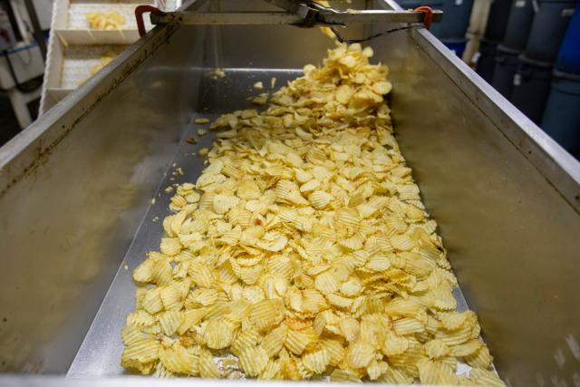 Mashed Exclusive Poll Uncovers Fans' Favorite Brand Of Potato Chips - Yahoo  Sports