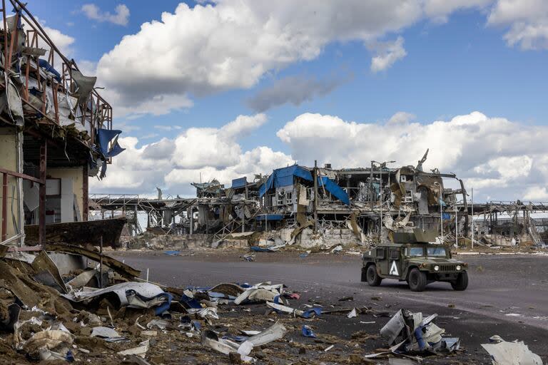 Un Humvee ucraniano, en el puesto fronterizo de  Sudzha, en territorio ruso. (David Guttenfelder/The New York Times)