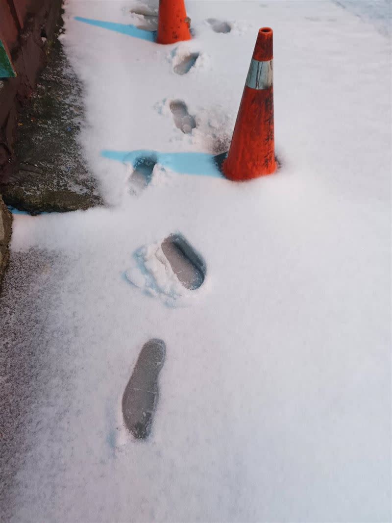 尖石當地已出現積雪、結冰等情況。（圖／翻攝自臉書綠木頭）