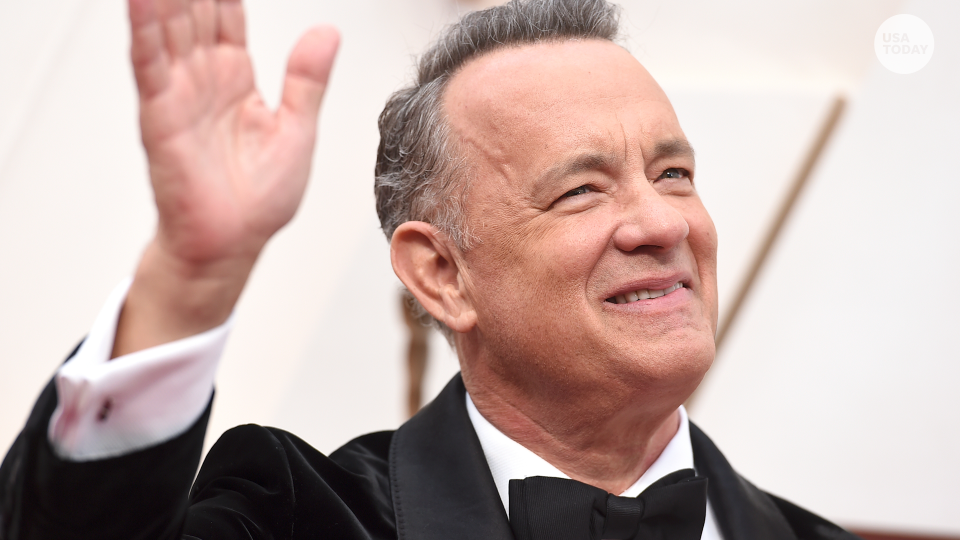 Tom Hanks arrives at the 2020 Oscars.