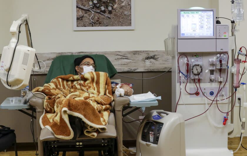 VICTORVILLE, CA - APRIL 25: Rue Arnwine Jr., a COVID-19 patient gets dialysis at Desert Cities Dialysis in Victorville, CA. (Irfan Khan / Los Angeles Times)
