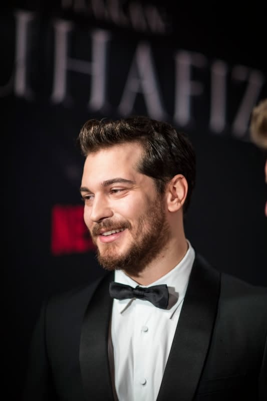 Çagatay Ulusoy es el protagonista de Hakan, el protector de Netflix