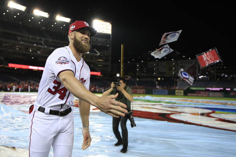 How will the cards fall for Bryce Harper if the Yankees aren't a big part of the bidding? (AP)