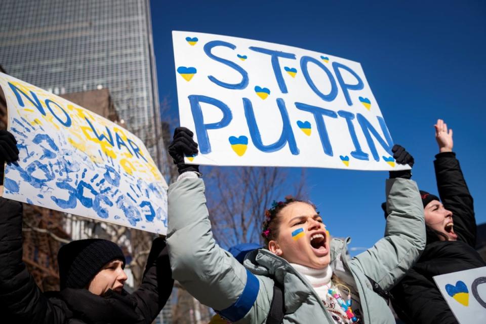 ▲俄羅斯入侵烏克蘭一事，在國際社會引發抗議聲浪。（圖／美聯社／達志影像）
