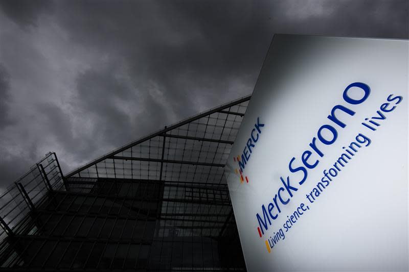 A logo of bio pharmaceutical company Merck Serono SA is pictured outside the company headquarters in Geneva, in this April 24, 2012 file photo. REUTERS/Valentin Flauraud/Files