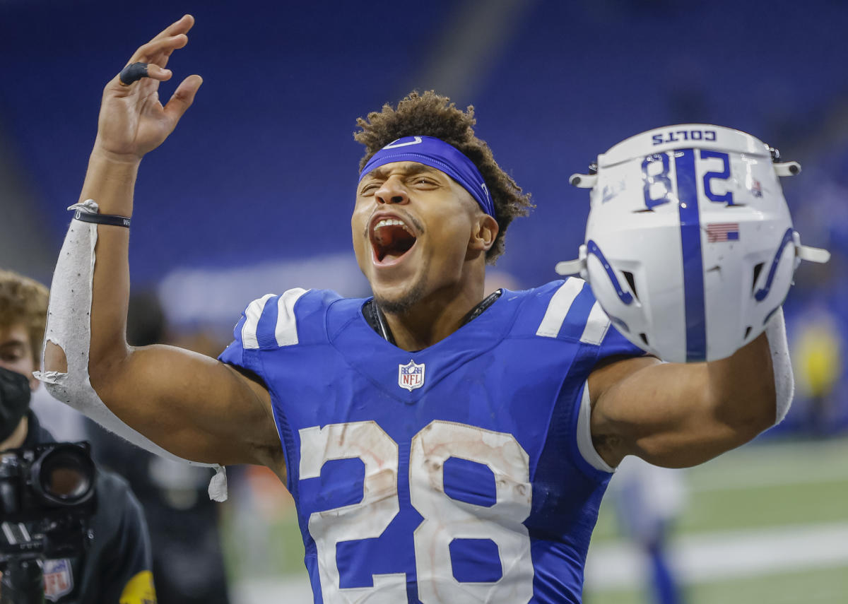 Fantasy football 2022: Colts RB Jonathan Taylor leads Top 200 rankings