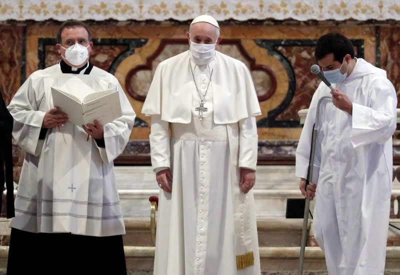 Pope Francis joins inter-religious prayer service for peace in Rome church