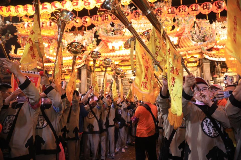 ▲今年大甲媽祖遶境主題為「我愛媽祖」，哨角隊哨聲響起，代表大甲媽祖即將起駕。(圖/台中市政府提供)