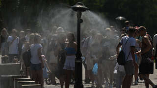 Alors que la vague de chaleur continue de refluer en France,  deux départements sont toujours placés en vigilance orange canicule : le Vaucluse et le Gard (photo d’illustration prise en Pologne à Cracovie le 4 août).