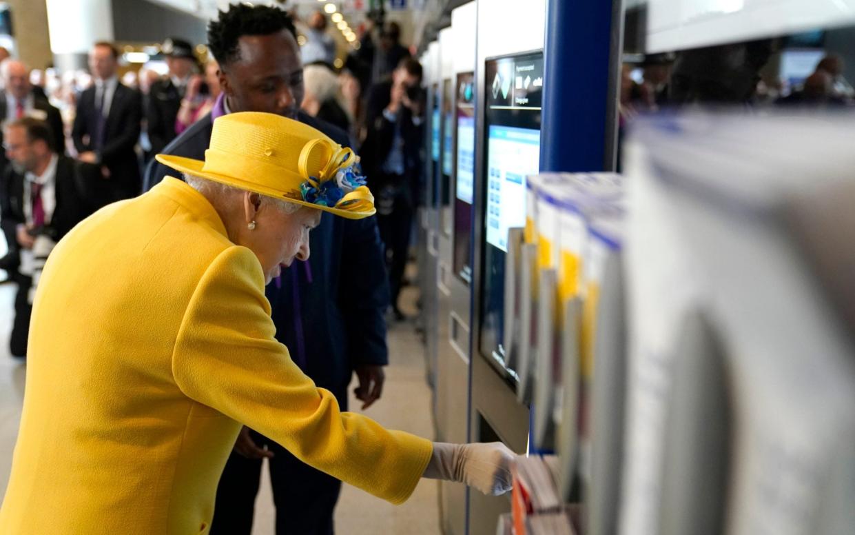 Queen all smiles as she officially opens Crossrail's Elizabeth Line in London - Andrew Matthews /PA