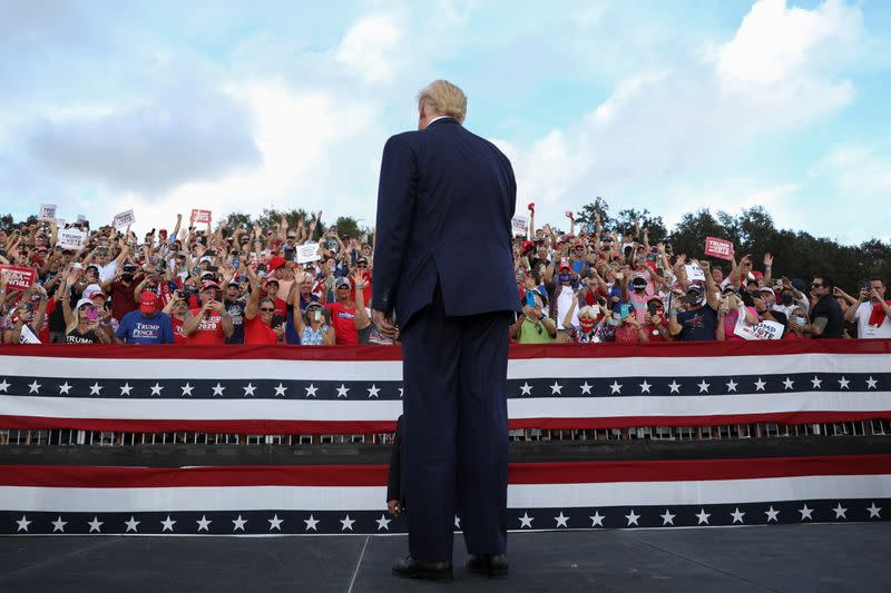 El presidente de Estados Unidos, Doald Trump, durante un mitin de campaña en The Villages Polo Club, en Florida, EEUU