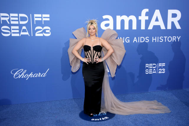 Helena Christensen, Kate Beckinsale & More Stars Who Rocked Head-Turning  Looks at the 2023 amfAR Cannes Gala