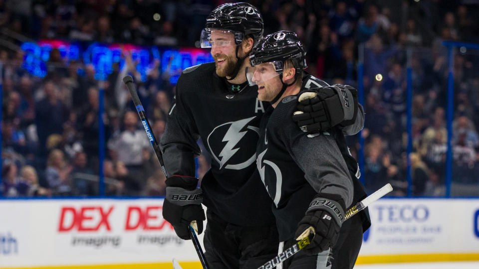 Steven Stamkos of the Tampa Bay Lightning celebrated his 400th career goal against the Winnipeg Jets. (Mark LoMoglio/NHLI via Getty Images)