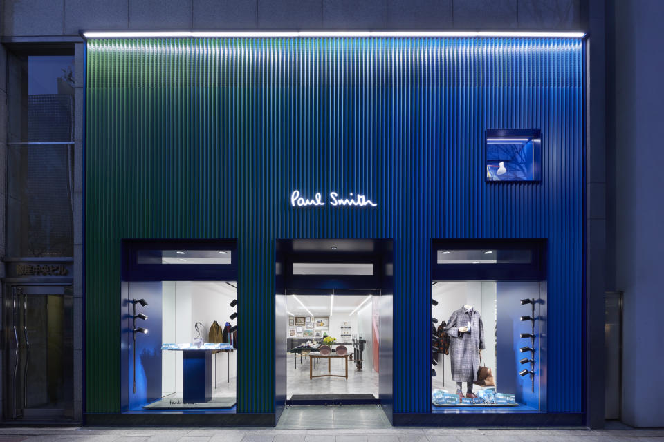 Paul Smith's new Ginza store with a lenticular.