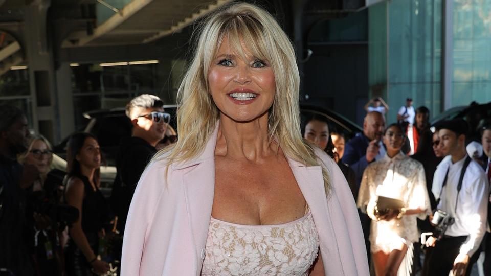 Christie Brinkley 'open' to finding love but laments lack of options: 'Doesn't seem to be anybody out there' - Yahoo Entertainment