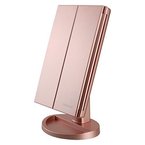 18) Tri-Fold Lighted Vanity Mirror