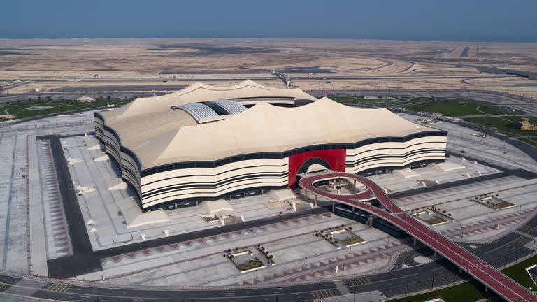 Una vista aérea del estadio Al Bayt, donde se jugará el partido inaugural del Mundial Qatar 2022.