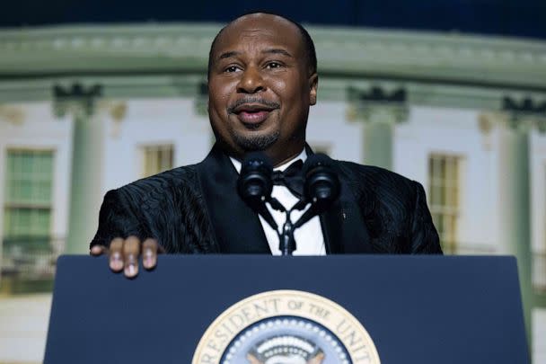 PHOTO: Comedian Roy Wood Jr speaks during the White House Correspondents' Association dinner at the Washington Hilton in Washington, DC, April 29, 2023. (Saul Loeb/AFP via Getty Images)