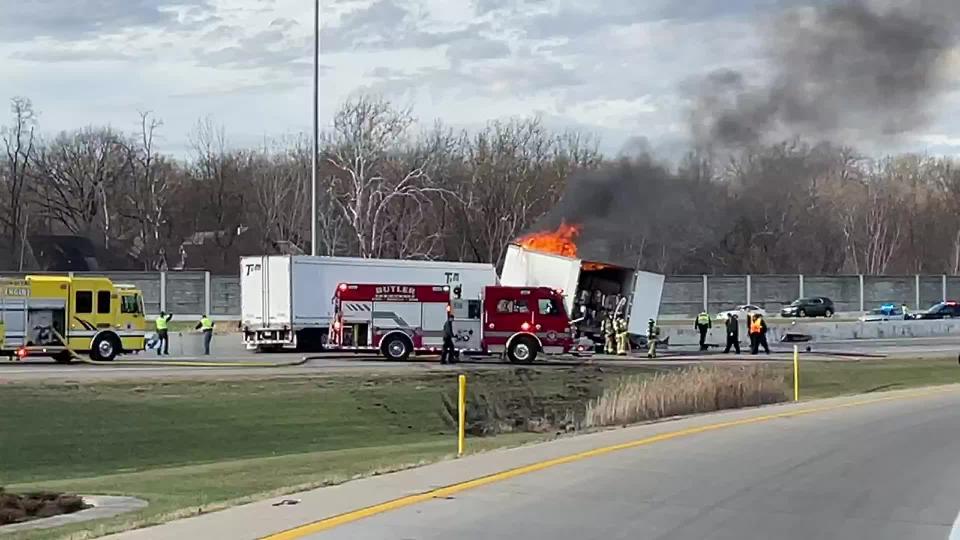 Fiery crash shuts down I-75 at I-70